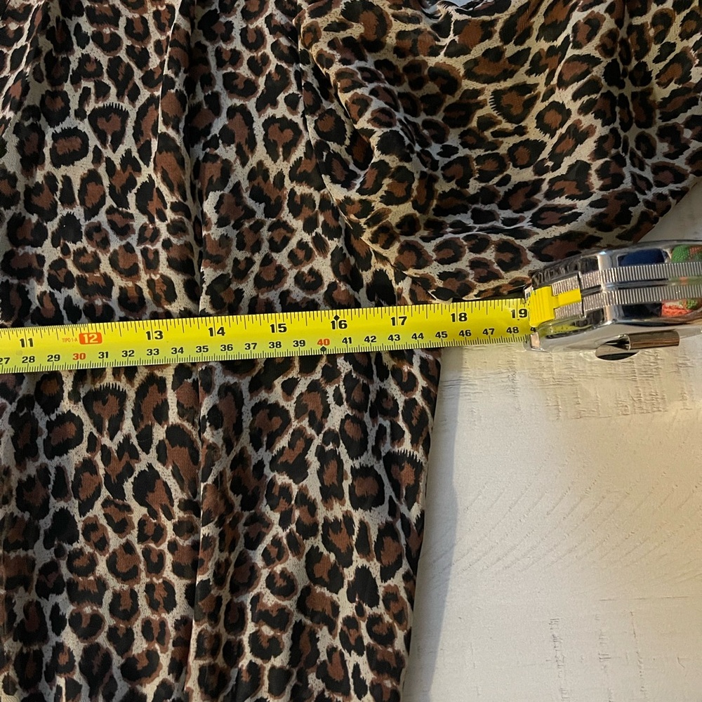 Vince Camuto Animal Print Long Sleeve Dress Size XS light weight sheer material. - Picture 6 of 9